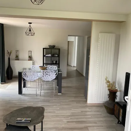 Appartement 2 Chambres Avec Jardin Privatif Chateaugay Exterior photo